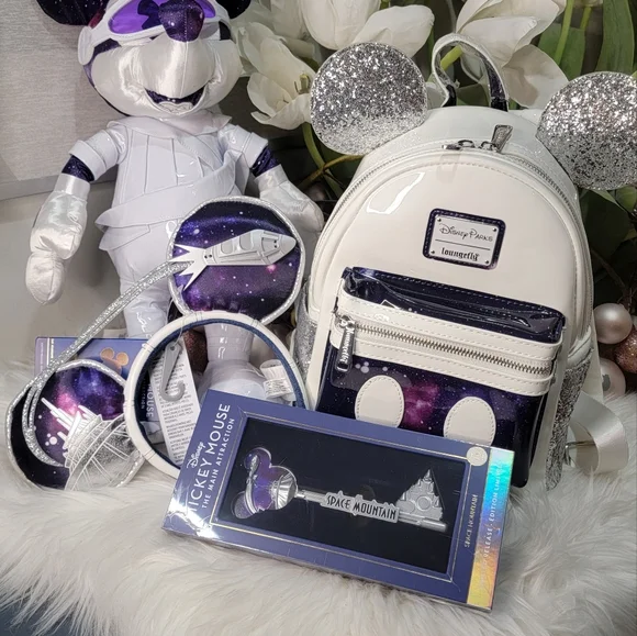 Set of 4 piece!Mickey Mouse Main Attraction! BAG! PLUSH! EARS! KEY!All new - Picture 11 of 11